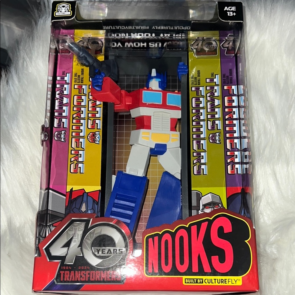 Hasbro Red and Blue Action Figures Playset